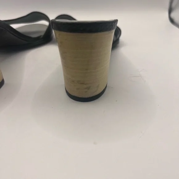 Gucci womens reptile slip on sandals. Size 6B black snakeskin w/ block heel. - Picture 5 of 10